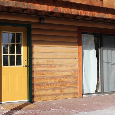 A Gem Inn The Rockies Jasper Kamer foto